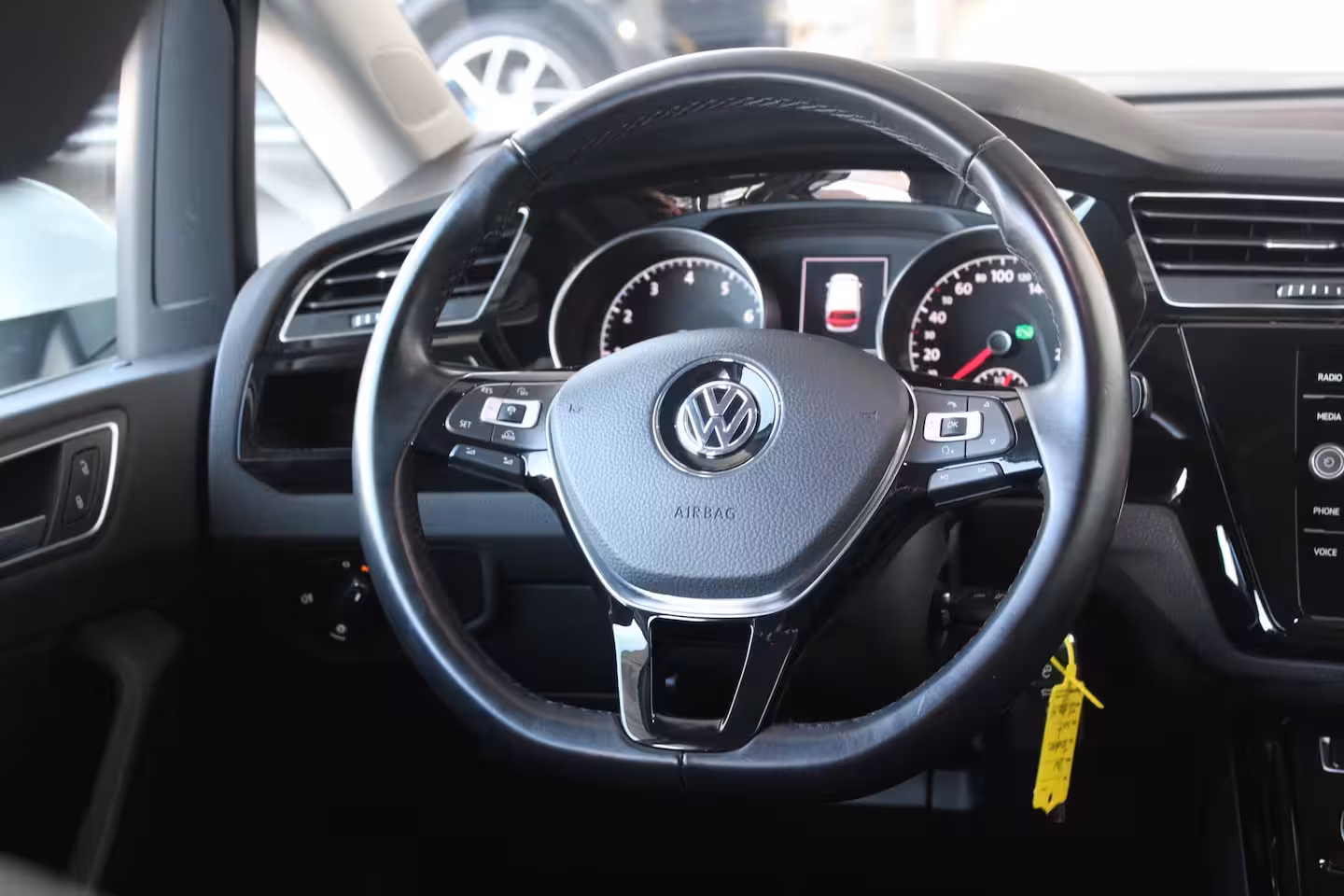 Volkswagen Touran 1.4 TSI Highline Business R 7p | 7-persoons | Velours bekleding | Adaptieve cruise control