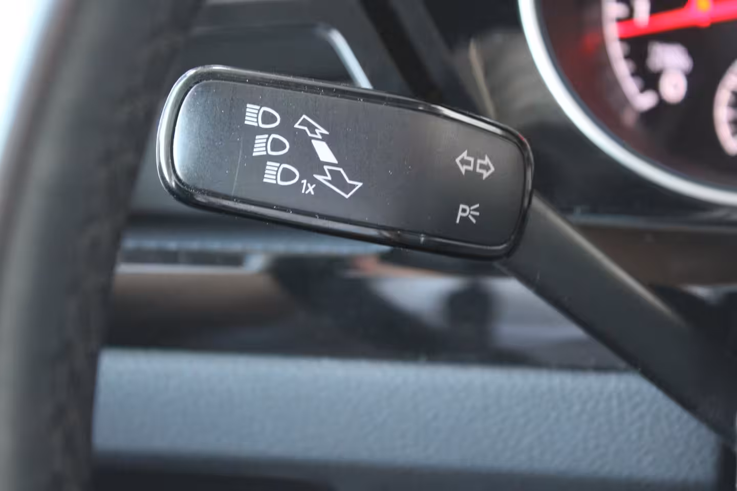 Volkswagen Touran 1.4 TSI Highline Business R 7p | 7-persoons | Velours bekleding | Adaptieve cruise control
