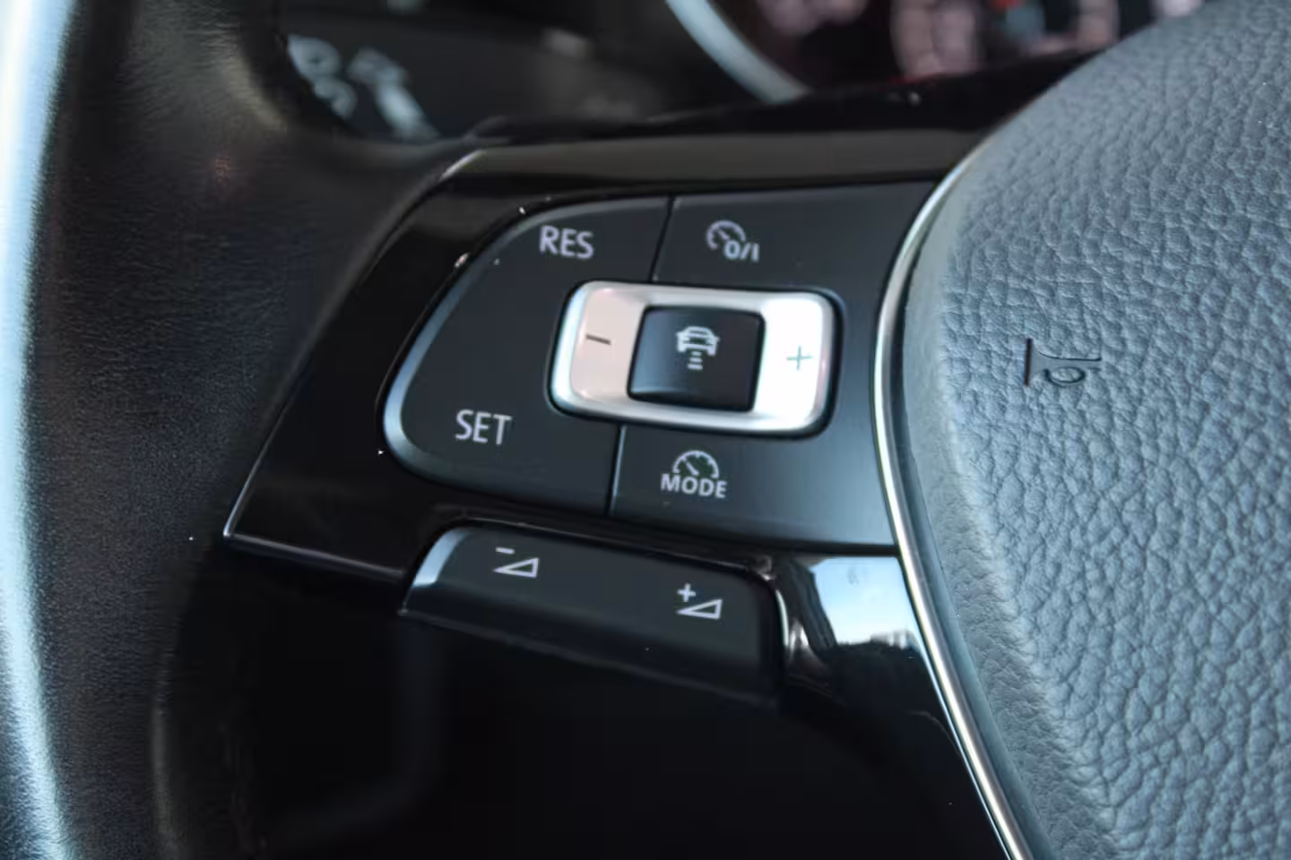 Volkswagen Touran 1.4 TSI Highline Business R 7p | 7-persoons | Velours bekleding | Adaptieve cruise control