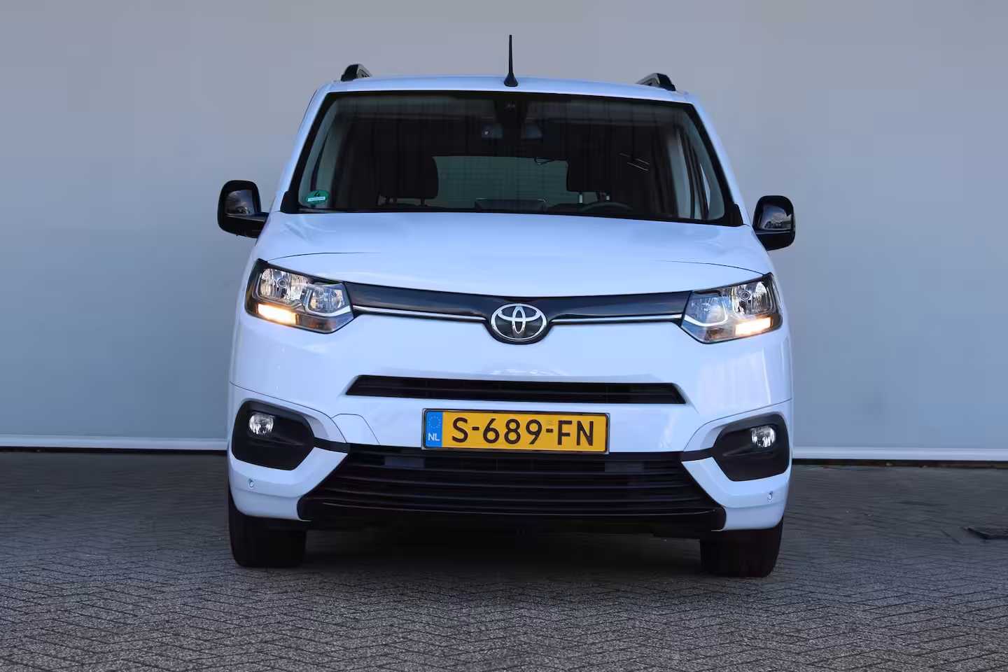 Toyota ProAce City Verso 1.2 Turbo Active | 5-persoons | Dubbele schuifdeur | Navigatie | Camera | Climate control