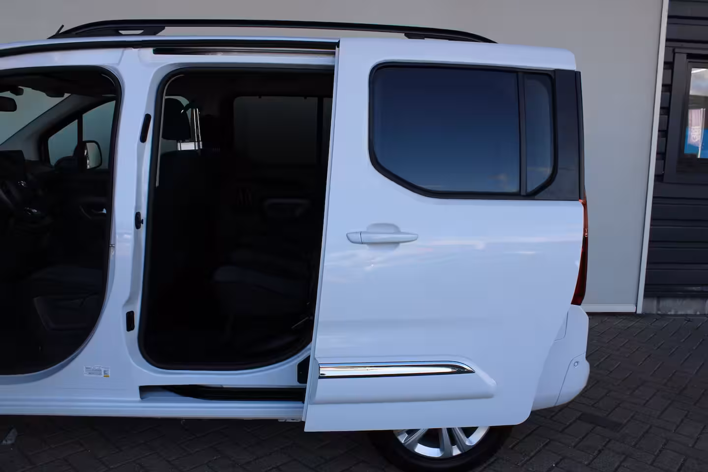 Toyota ProAce City Verso 1.2 Turbo Active | 5-persoons | Dubbele schuifdeur | Navigatie | Camera | Climate control