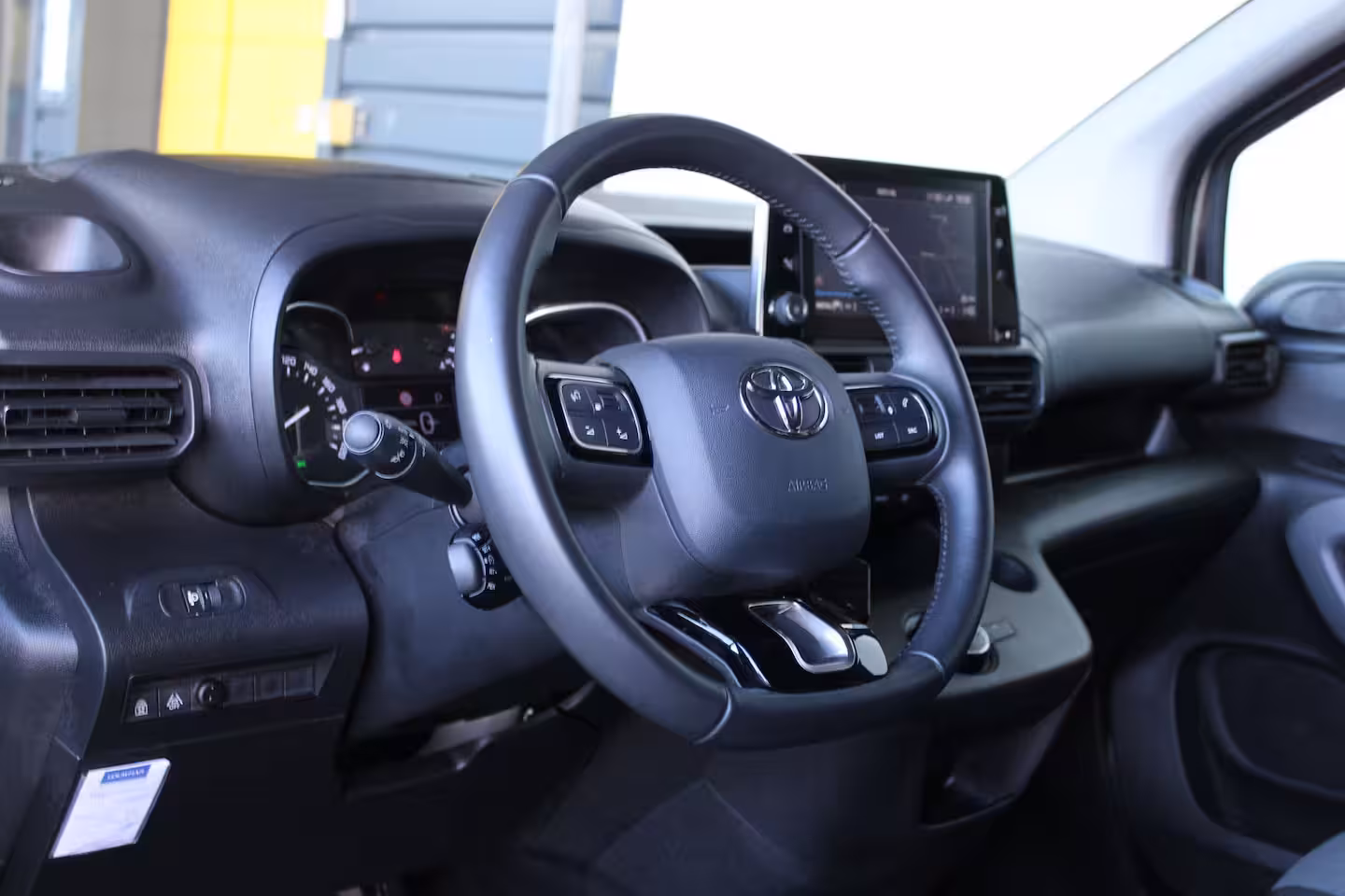 Toyota ProAce City Verso 1.2 Turbo Active | 5-persoons | Dubbele schuifdeur | Navigatie | Camera | Climate control