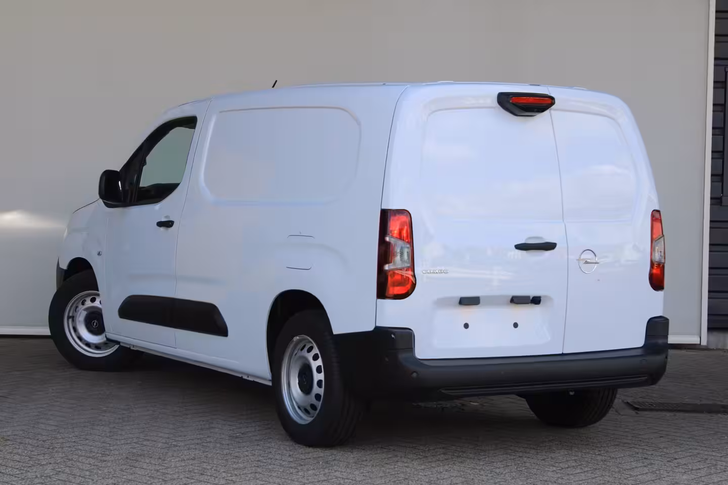 Opel Combo Electric 50 kWh L2 | Reservewiel | 1 sleutel met afstandsbediening, 1 zonder | 11 kW - 3 fase AC la