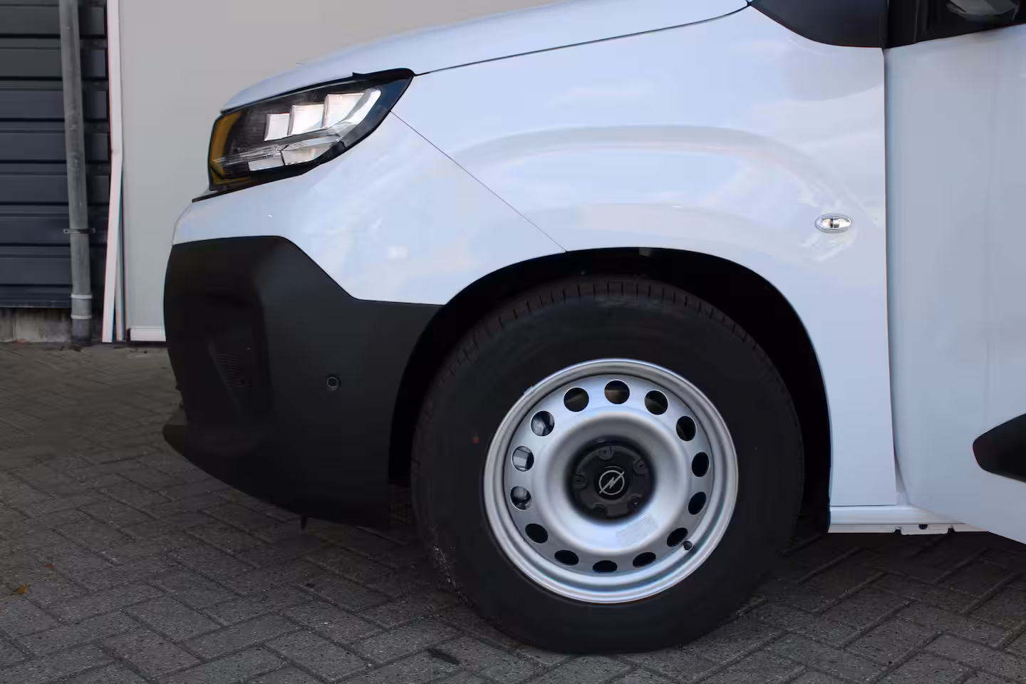 Opel Combo Electric 50 kWh L2 | Reservewiel | 1 sleutel met afstandsbediening, 1 zonder | 11 kW - 3 fase AC la