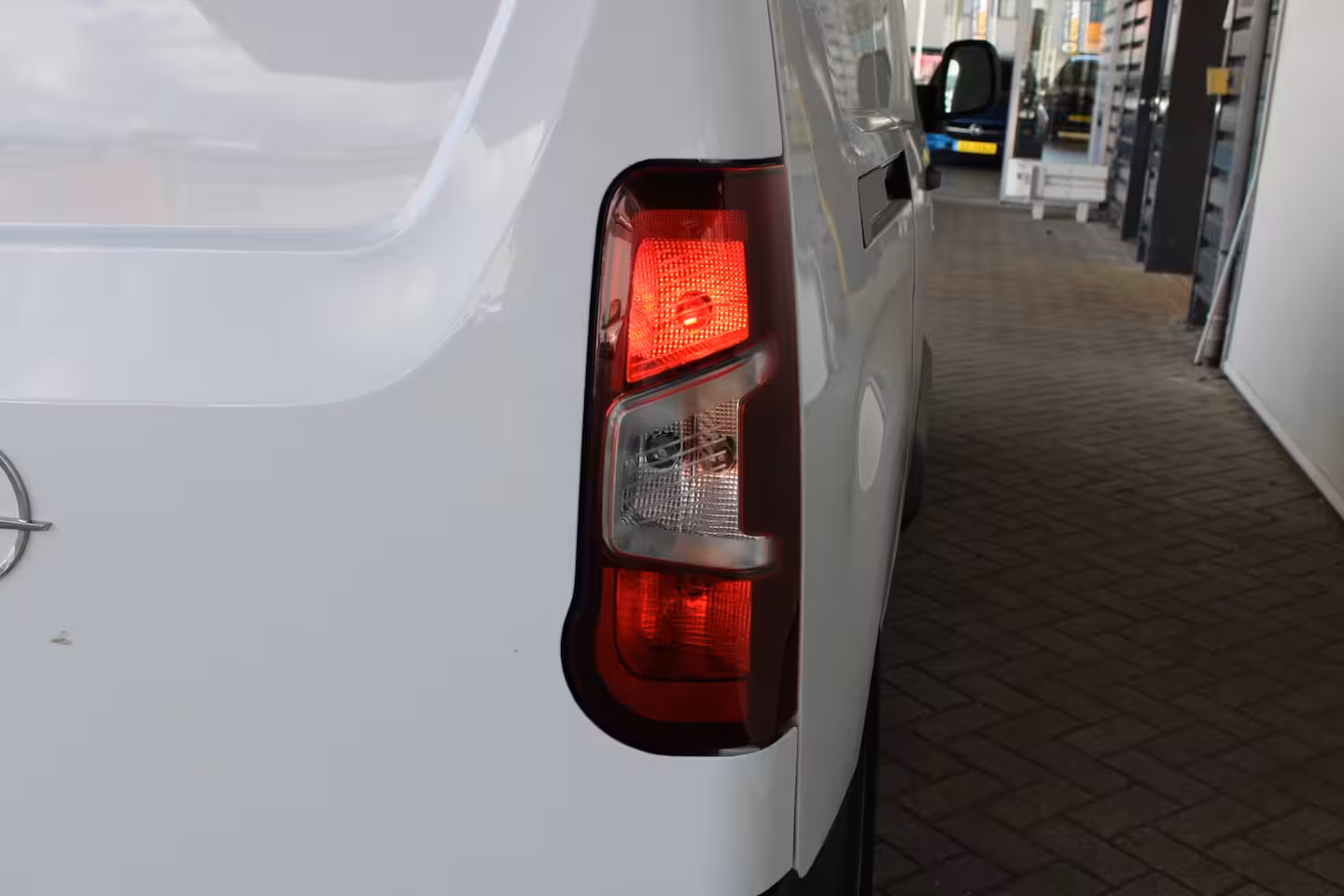Opel Combo Electric 50 kWh L2 | Reservewiel | 1 sleutel met afstandsbediening, 1 zonder | 11 kW - 3 fase AC la