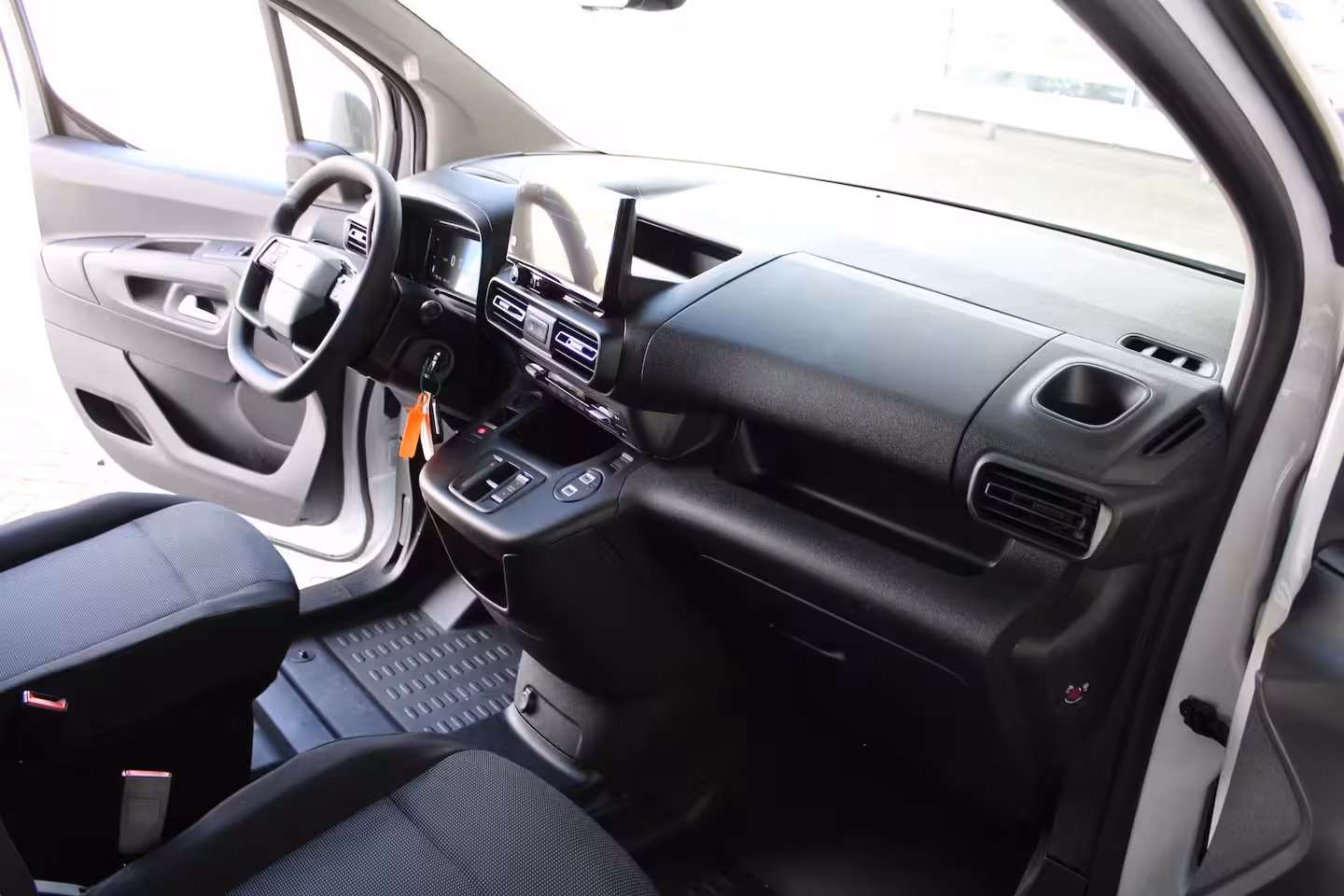 Opel Combo Electric 50 kWh L2 | Reservewiel | 1 sleutel met afstandsbediening, 1 zonder | 11 kW - 3 fase AC la