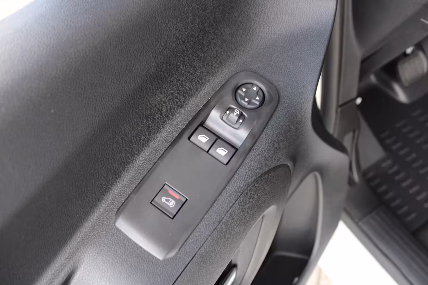 Opel Combo Electric 50 kWh L2 | Reservewiel | 1 sleutel met afstandsbediening, 1 zonder | 11 kW - 3 fase AC la