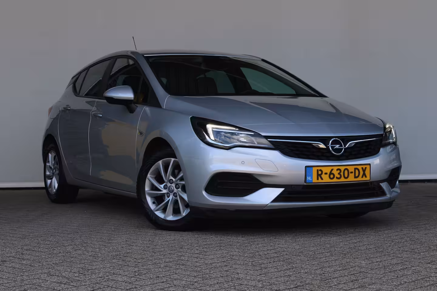 Opel Astra 1.4 Edition 2020 | Navigatie | Cruise control | Parkeersensoren | Stoel- & stuurverwarming