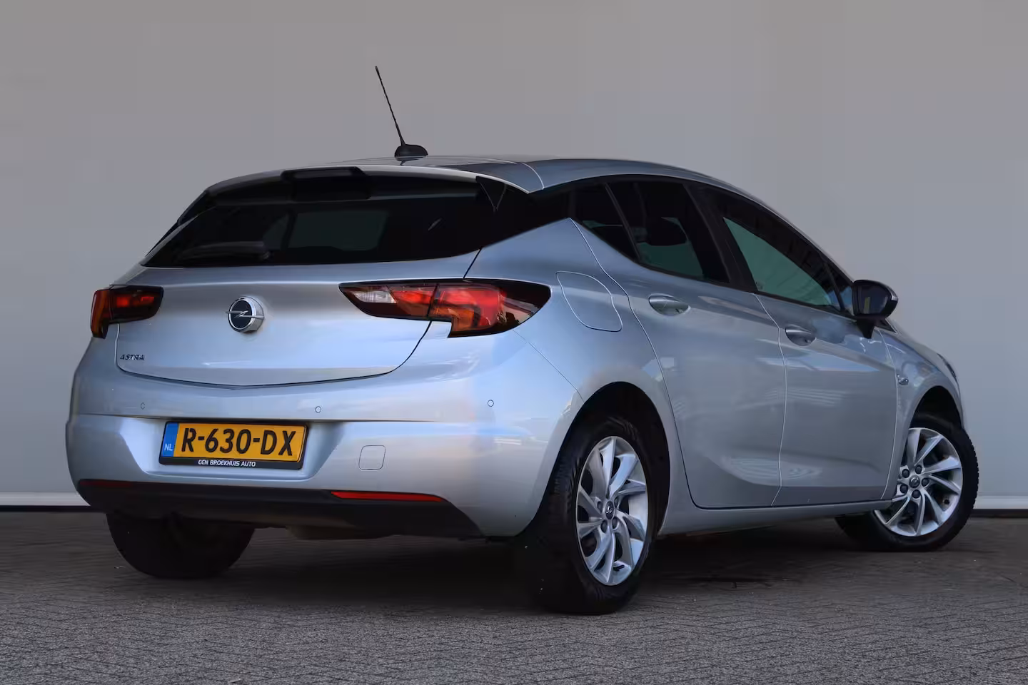 Opel Astra 1.4 Edition 2020 | Navigatie | Cruise control | Parkeersensoren | Stoel- & stuurverwarming