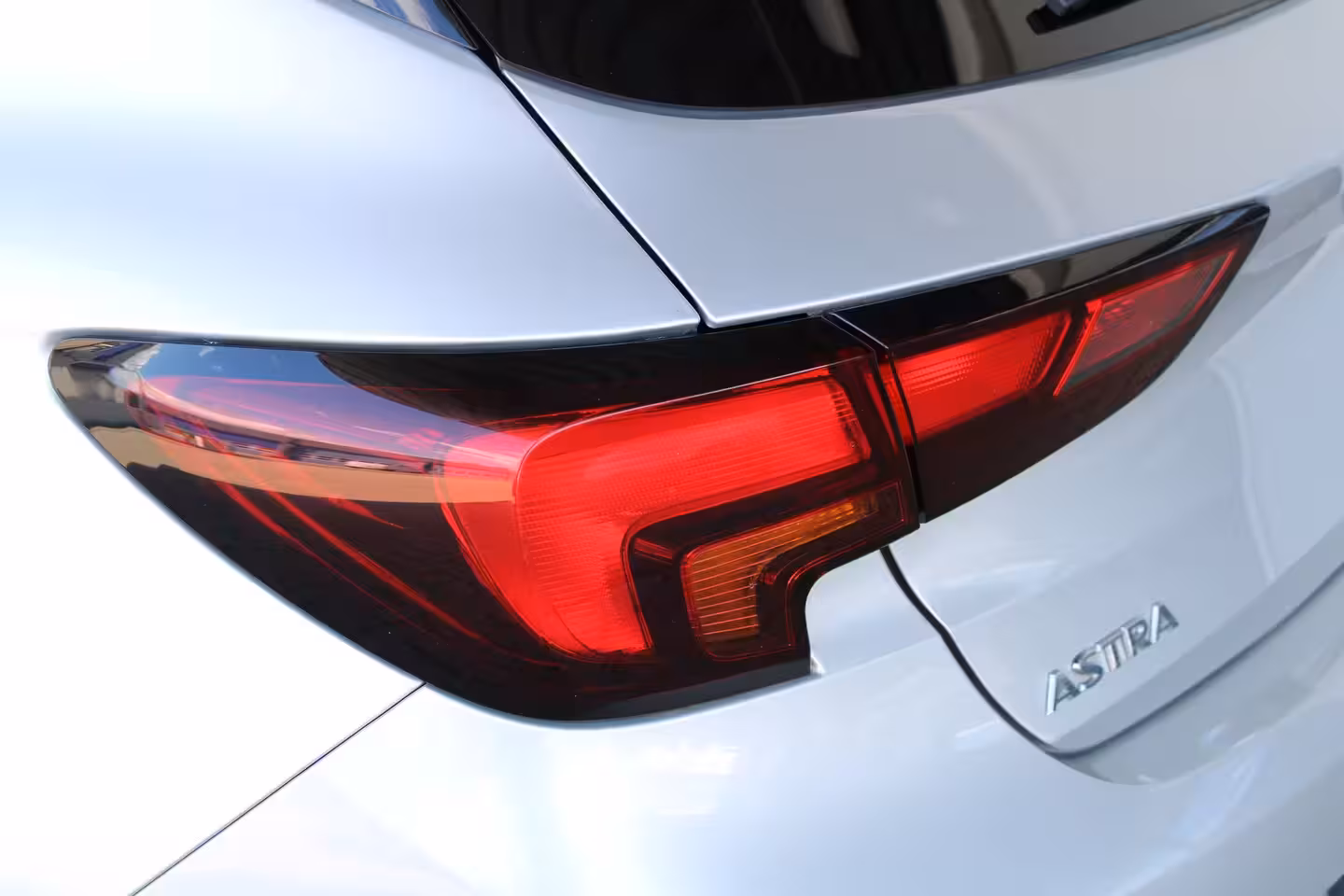Opel Astra 1.4 Edition 2020 | Navigatie | Cruise control | Parkeersensoren | Stoel- & stuurverwarming
