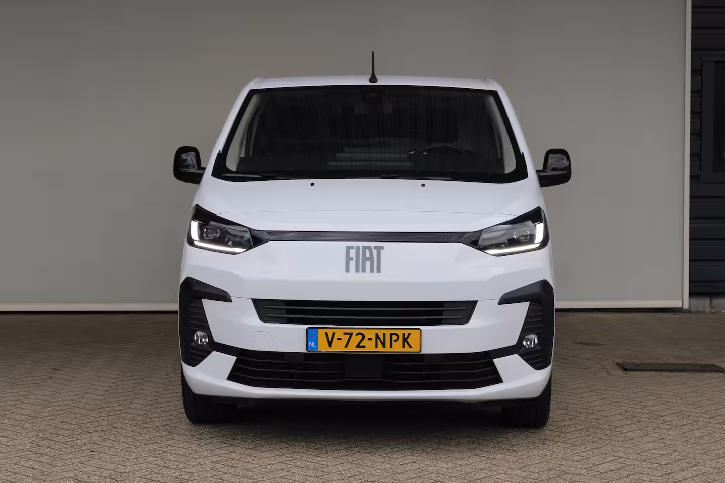Fiat E-Scudo L3 75 kWh | Cruise control | Bumpers in kleur | Laadruimtebetimmering | Full-LED koplampen