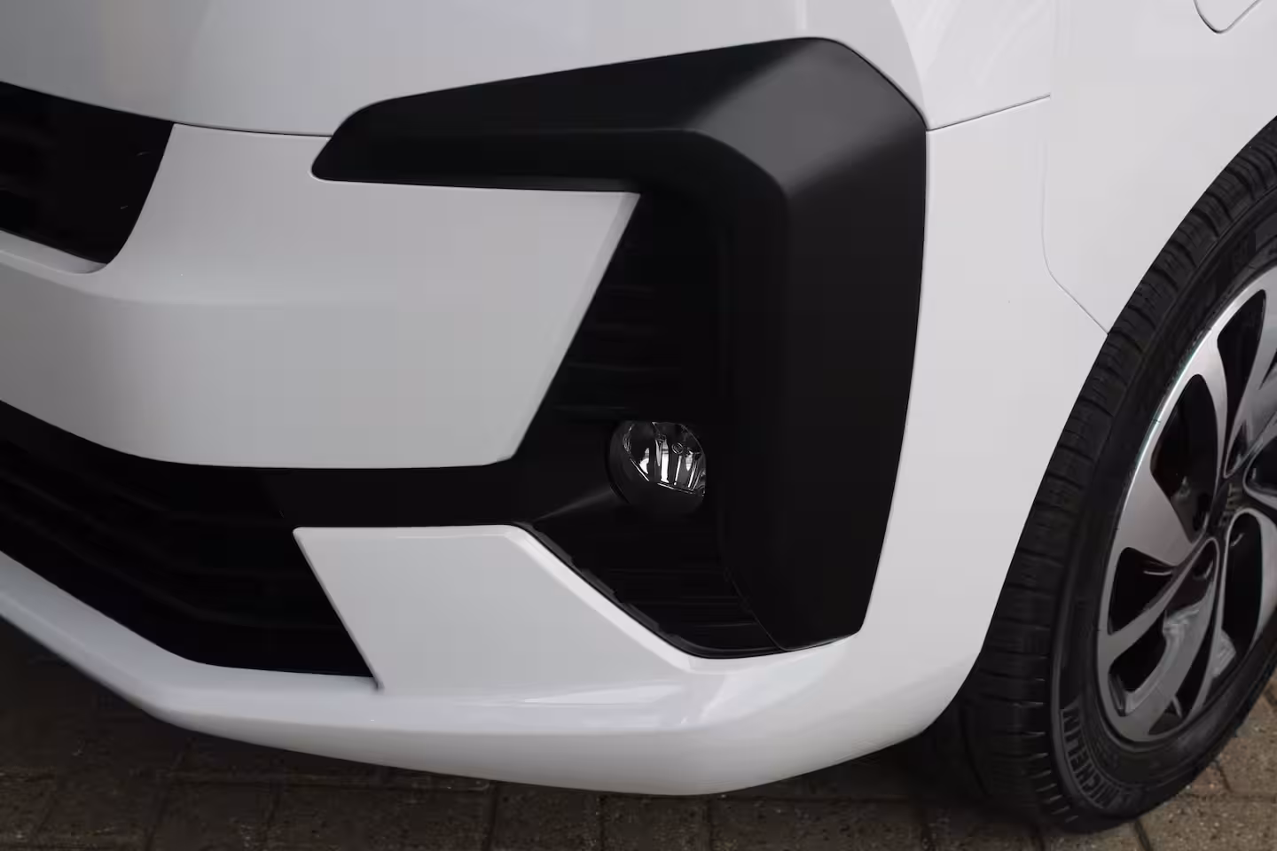 Fiat E-Scudo L3 75 kWh | Cruise control | Bumpers in kleur | Laadruimtebetimmering | Full-LED koplampen
