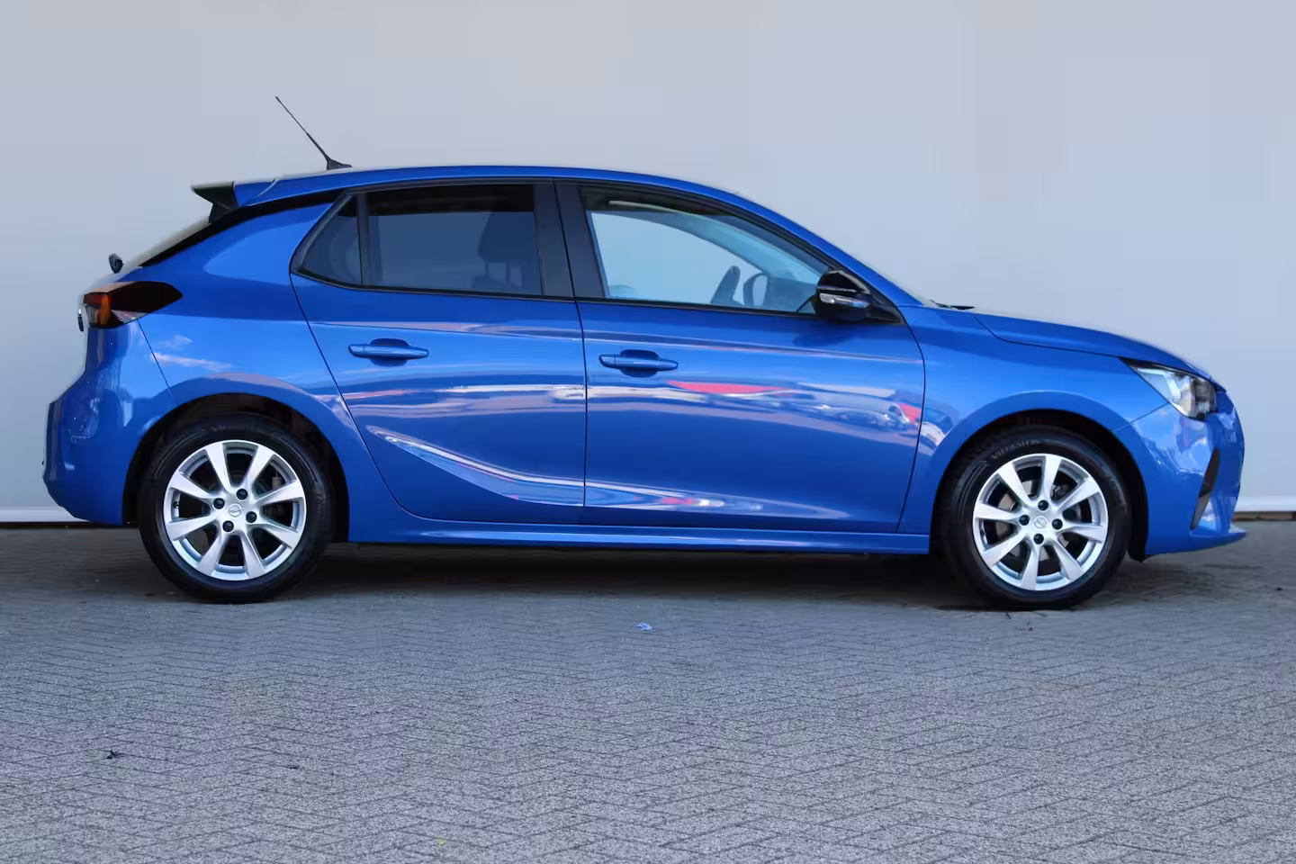 Opel Corsa 1.2 Edition | Parkeersensoren achter | Cruise control | 16` lichtmetalen velgen |