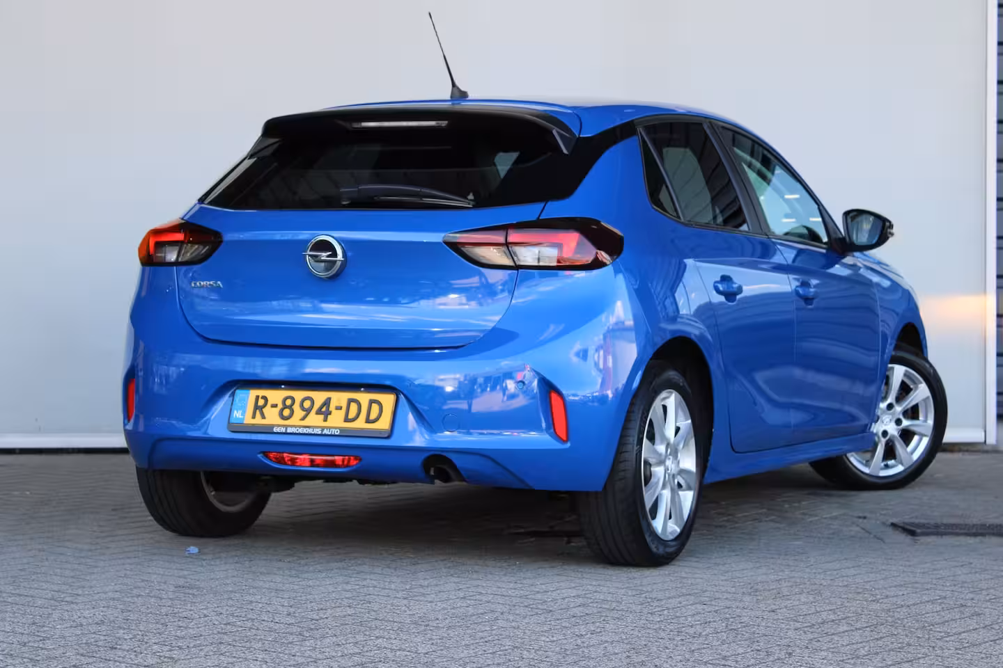Opel Corsa 1.2 Edition | Parkeersensoren achter | Cruise control | 16` lichtmetalen velgen |