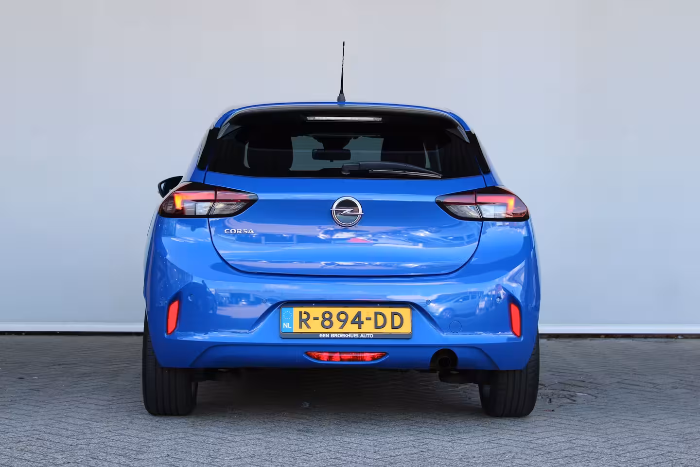 Opel Corsa 1.2 Edition | Parkeersensoren achter | Cruise control | 16` lichtmetalen velgen |