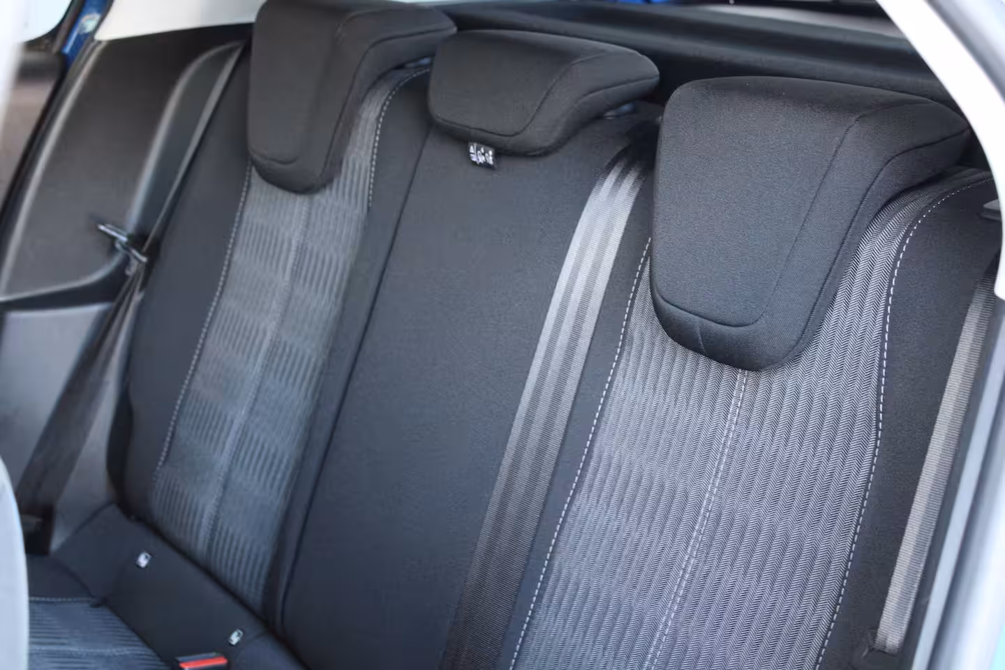 Opel Corsa 1.2 Edition | Parkeersensoren achter | Cruise control | 16` lichtmetalen velgen |