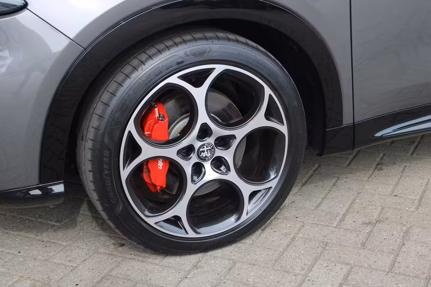 Alfa Romeo Tonale 1.5T Hybrid Veloce | Lederen bekleding | Adaptieve cruise control | Stoelventilatie voor |