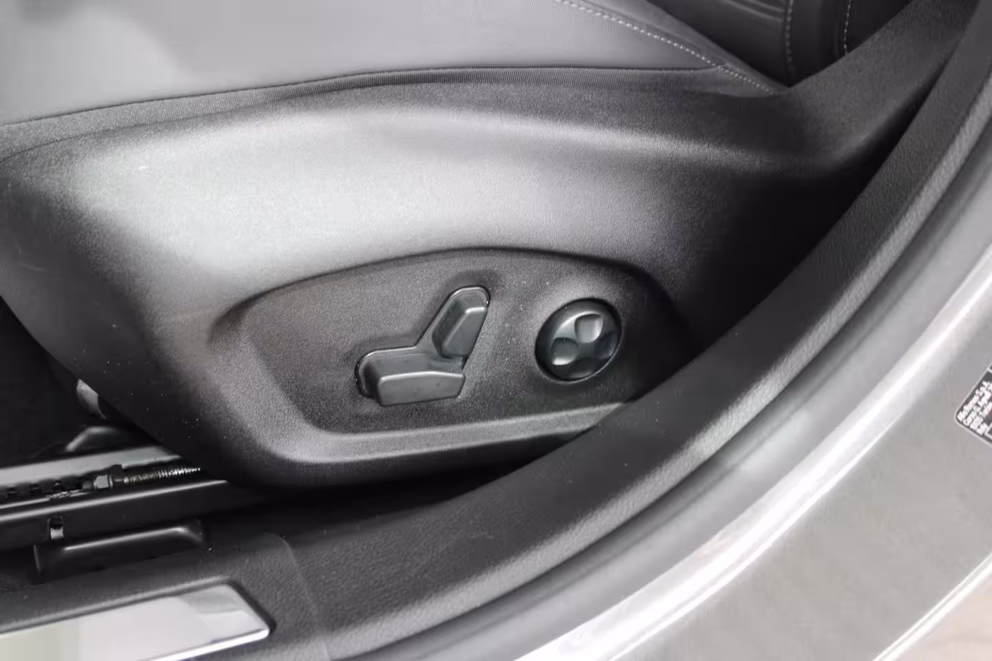 Alfa Romeo Tonale 1.5T Hybrid Veloce | Lederen bekleding | Adaptieve cruise control | Stoelventilatie voor |