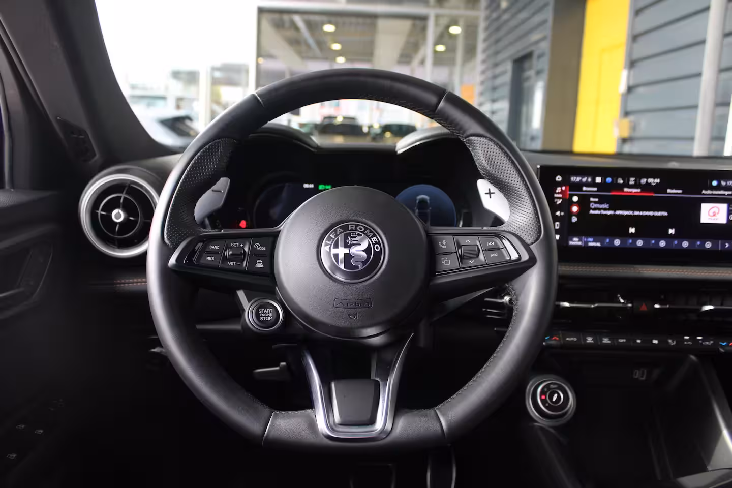 Alfa Romeo Tonale 1.5T Hybrid Veloce | Lederen bekleding | Adaptieve cruise control | Stoelventilatie voor |