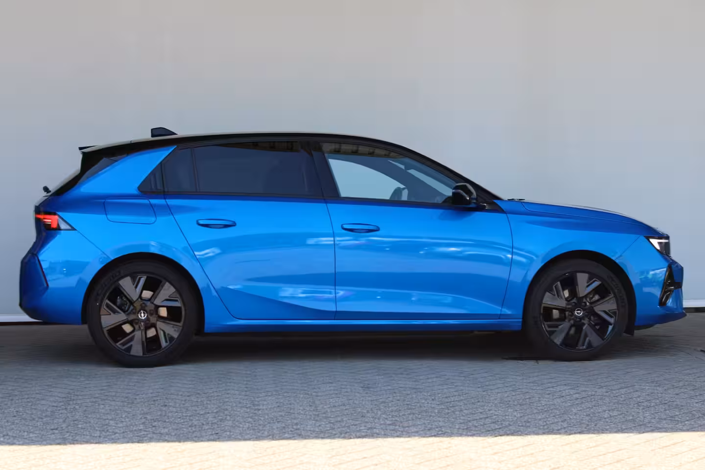 Opel Astra Electric 54 kWh GS | 360 Camera | Adaptieve cruise control | Apple carplay & Android auto | Keyless