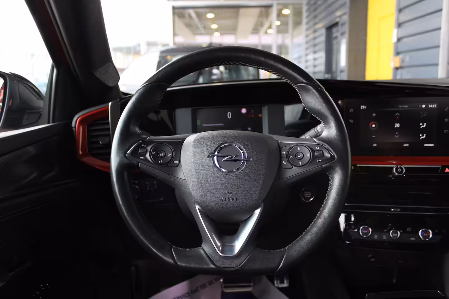 Opel Mokka-e GS Line 50-kWh 11kw bl. | Warmtepomp | Stoel en stuurverwarming | Climate control | Achter