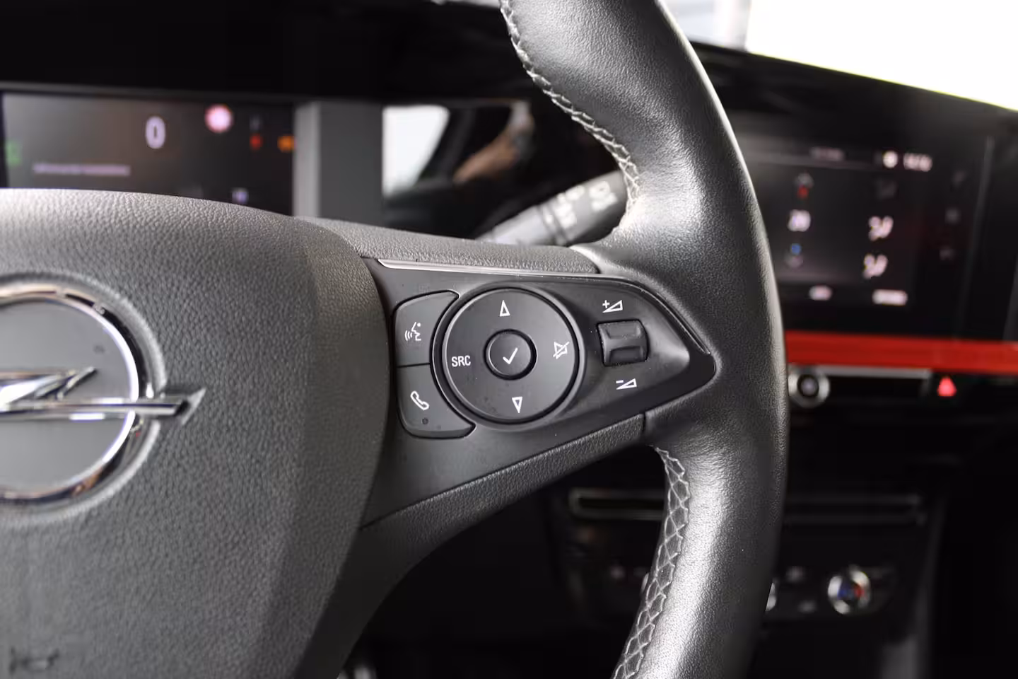 Opel Mokka-e GS Line 50-kWh 11kw bl. | Warmtepomp | Stoel en stuurverwarming | Climate control | Achter