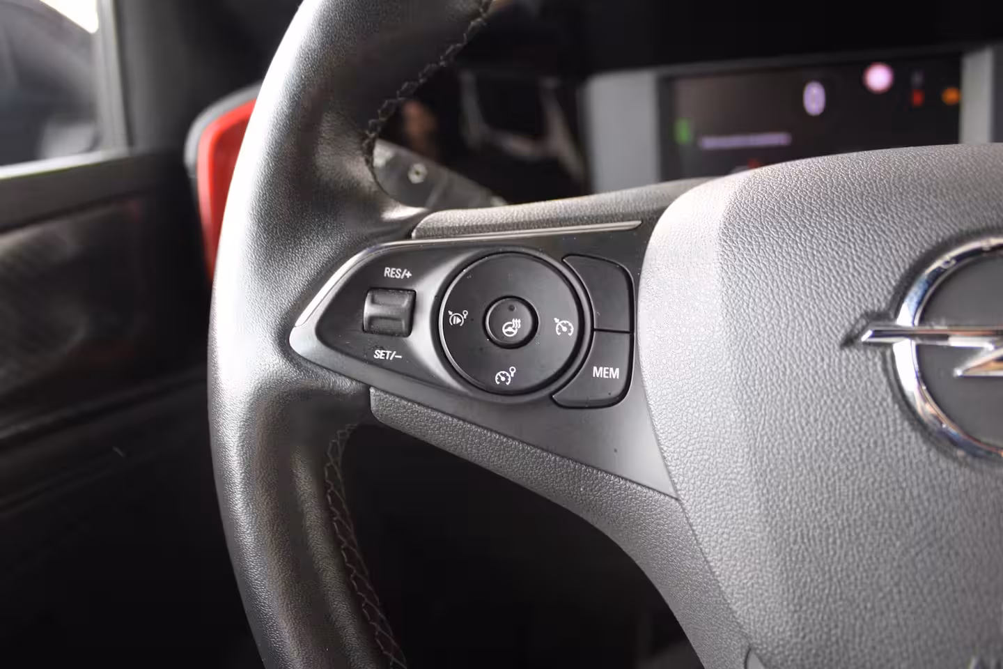 Opel Mokka-e GS Line 50-kWh 11kw bl. | Warmtepomp | Stoel en stuurverwarming | Climate control | Achter