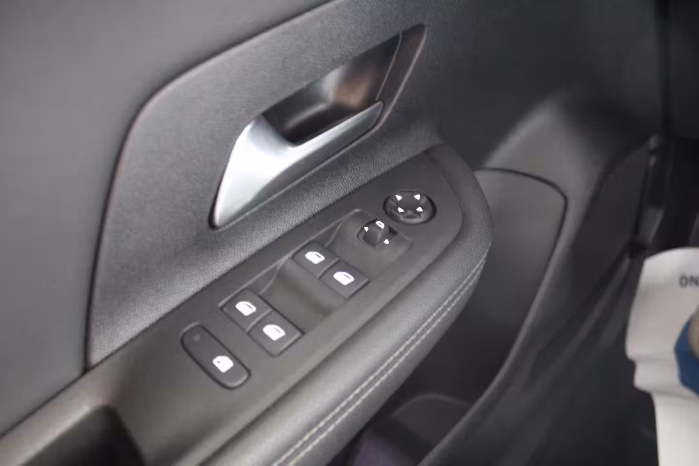 Opel Mokka-e GS Line 50-kWh 11kw bl. | Warmtepomp | Stoel en stuurverwarming | Climate control | Achter