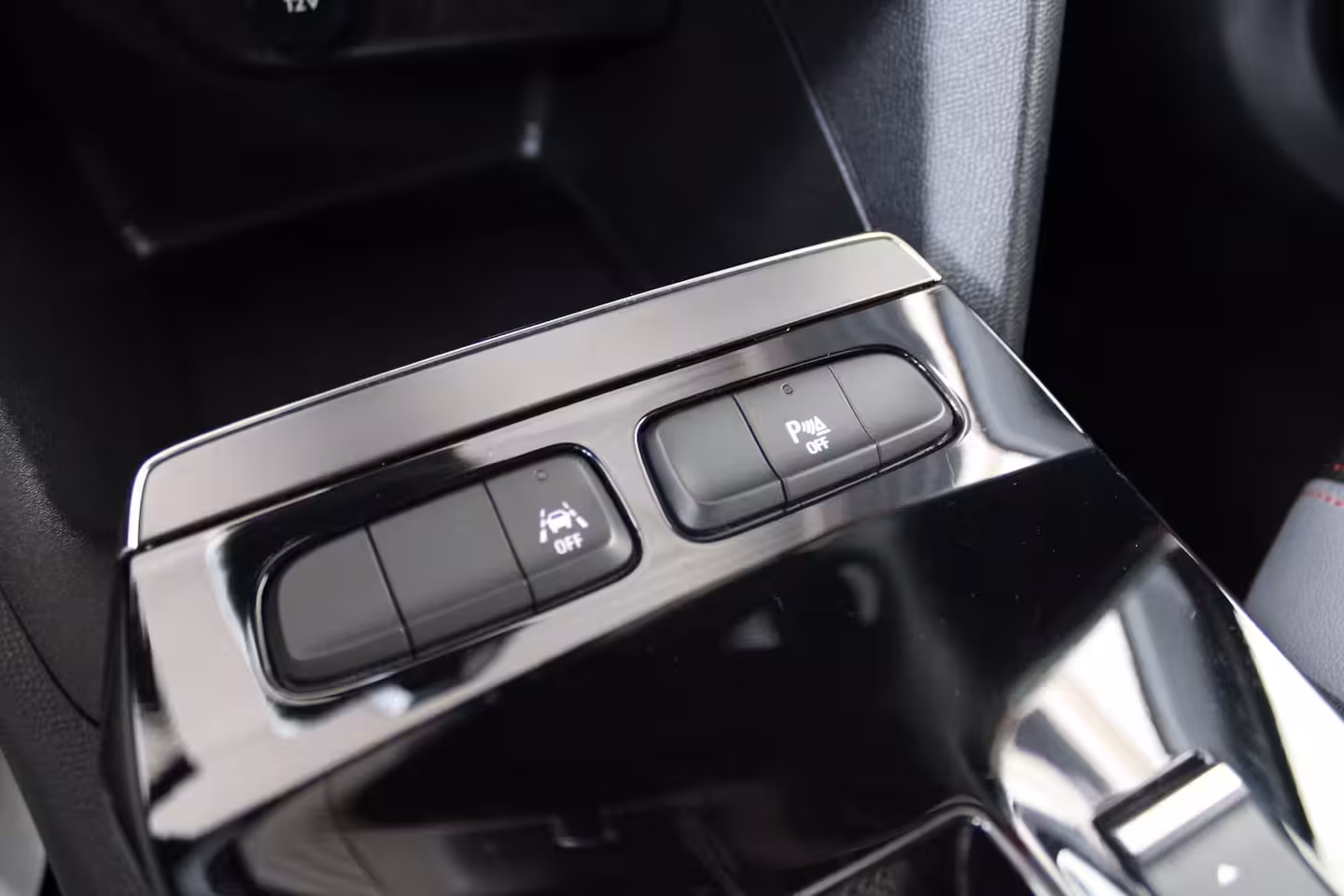 Opel Mokka-e GS Line 50-kWh 11kw bl. | Warmtepomp | Stoel en stuurverwarming | Climate control | Achter