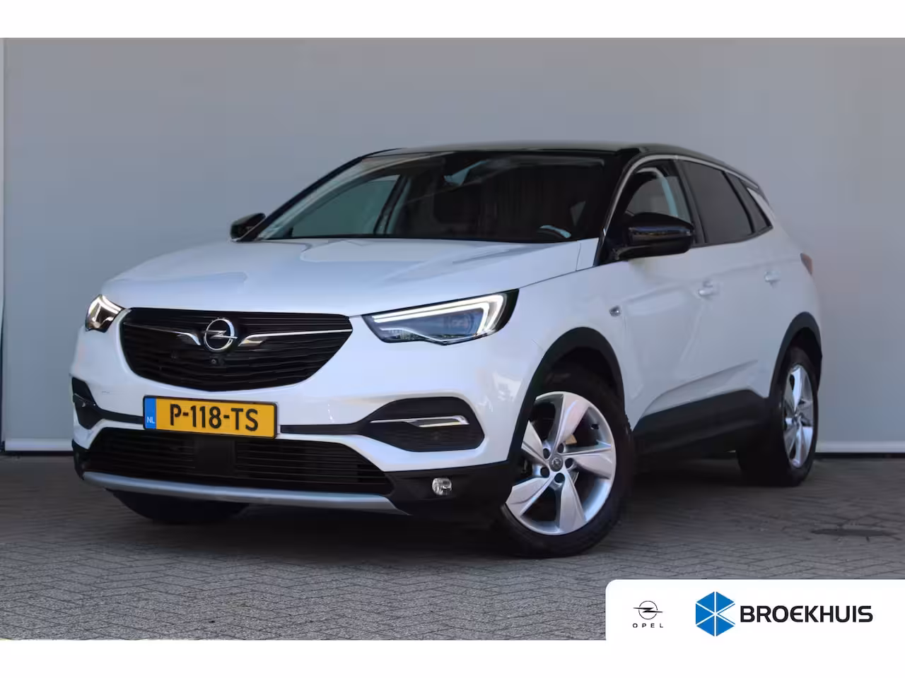 Opel Grandland X 1.6 Turbo Ultimate | 360 Camera | Achterbankverwarming | Afneembare trekhaak | Cruise cont