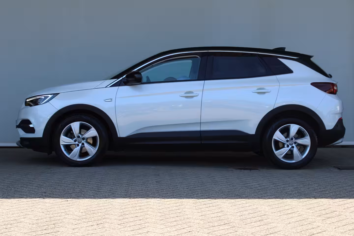 Opel Grandland X 1.6 Turbo Ultimate | 360 Camera | Achterbankverwarming | Afneembare trekhaak | Cruise cont