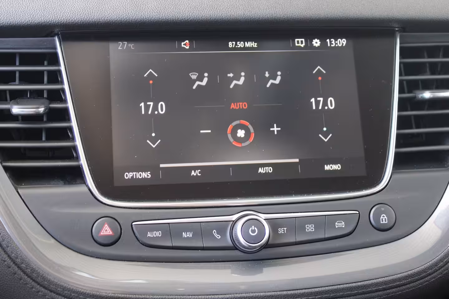 Opel Grandland X 1.6 Turbo Ultimate | 360 Camera | Achterbankverwarming | Afneembare trekhaak | Cruise cont