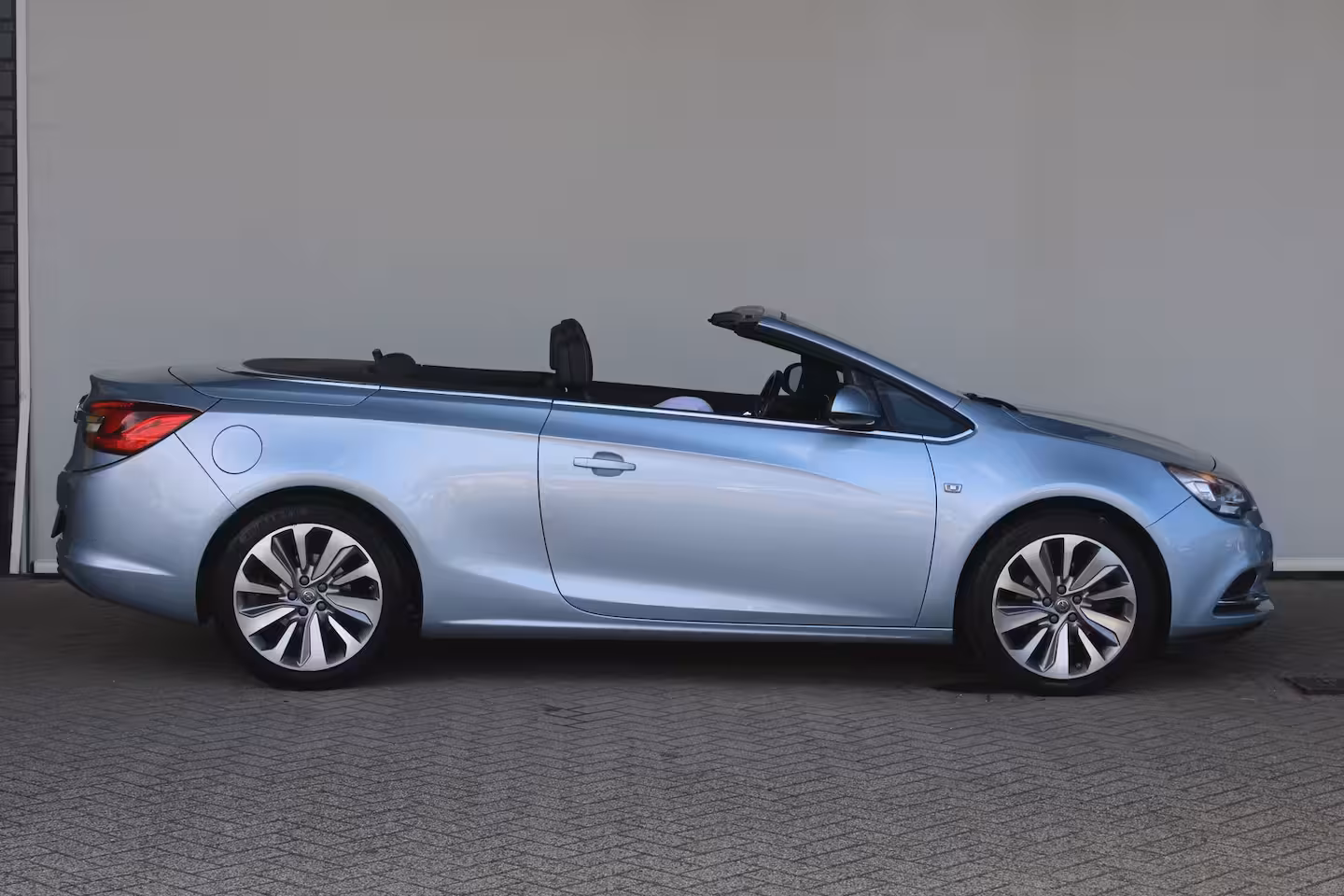 Opel Cascada 1.4 Turbo ecoFLEX Cosmo | AGR stoelen | Lederen bekleding | Navi | Parkeersensoren |