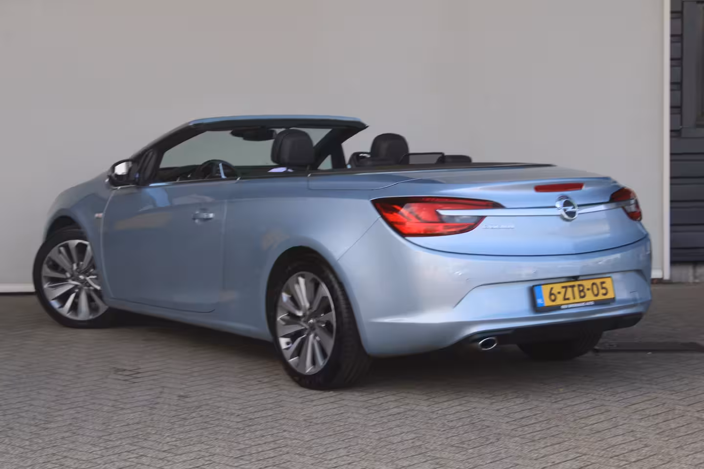 Opel Cascada 1.4 Turbo ecoFLEX Cosmo | AGR stoelen | Lederen bekleding | Navi | Parkeersensoren |