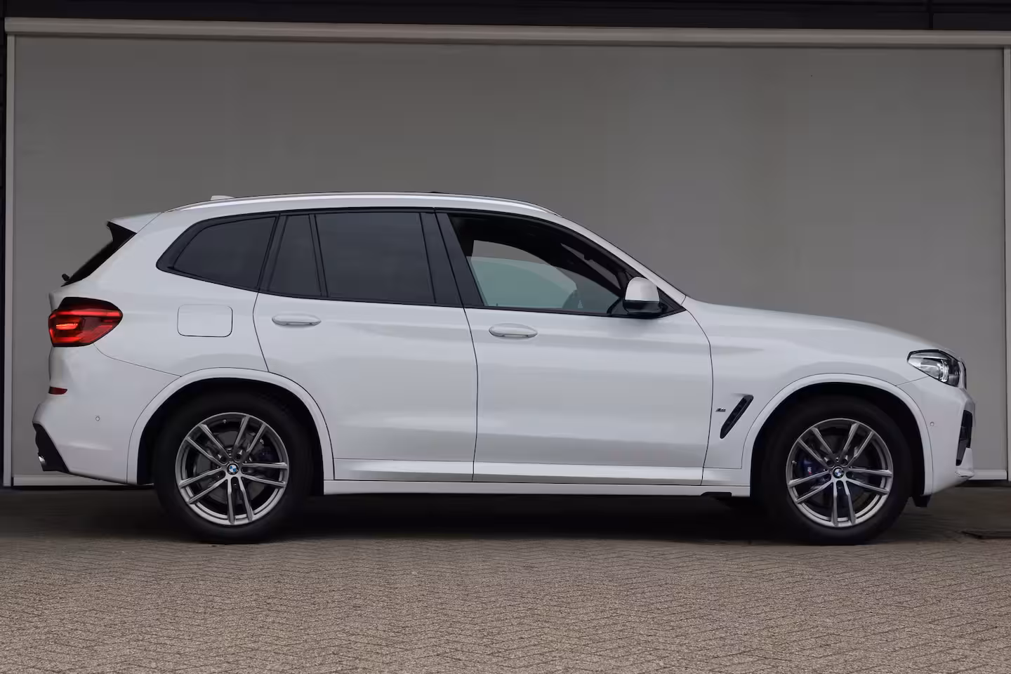BMW X3 xDrive30e High Executive | M-sport | SOH 86% | Head-up display | Lederen bekleding | Memor