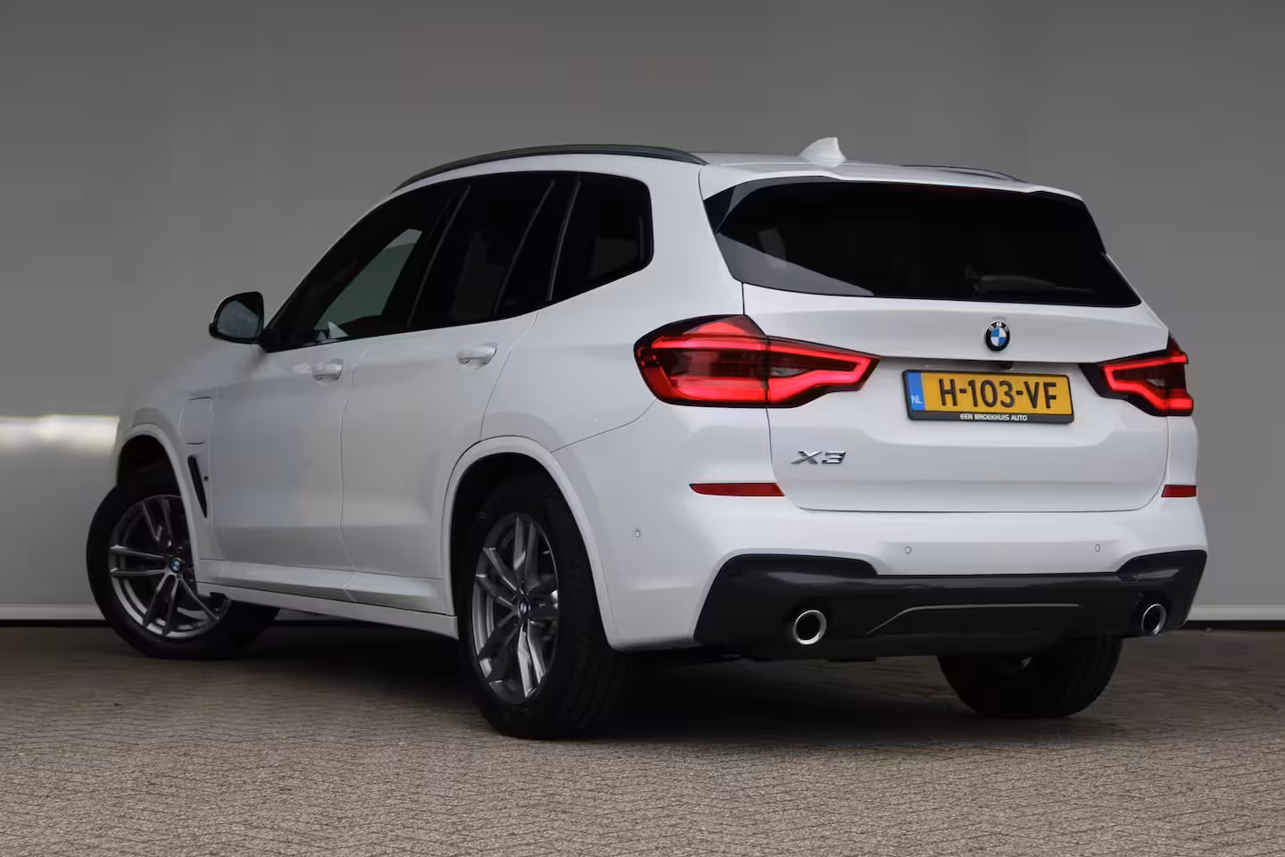BMW X3 xDrive30e High Executive | M-sport | SOH 86% | Head-up display | Lederen bekleding | Memor