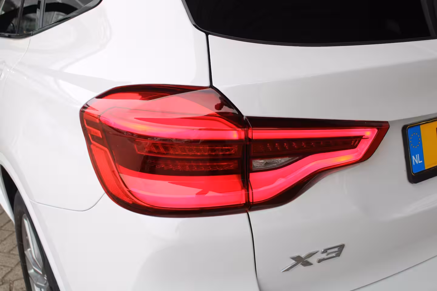BMW X3 xDrive30e High Executive | M-sport | SOH 86% | Head-up display | Lederen bekleding | Memor