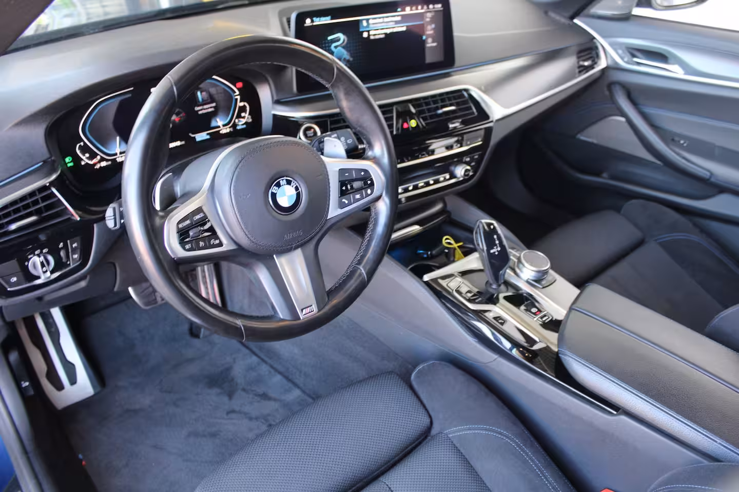 BMW 5-serie Touring 530e xDrive High Executive | M Sport | SOH 83% | Alcantara bekleding | Harman kardon audio