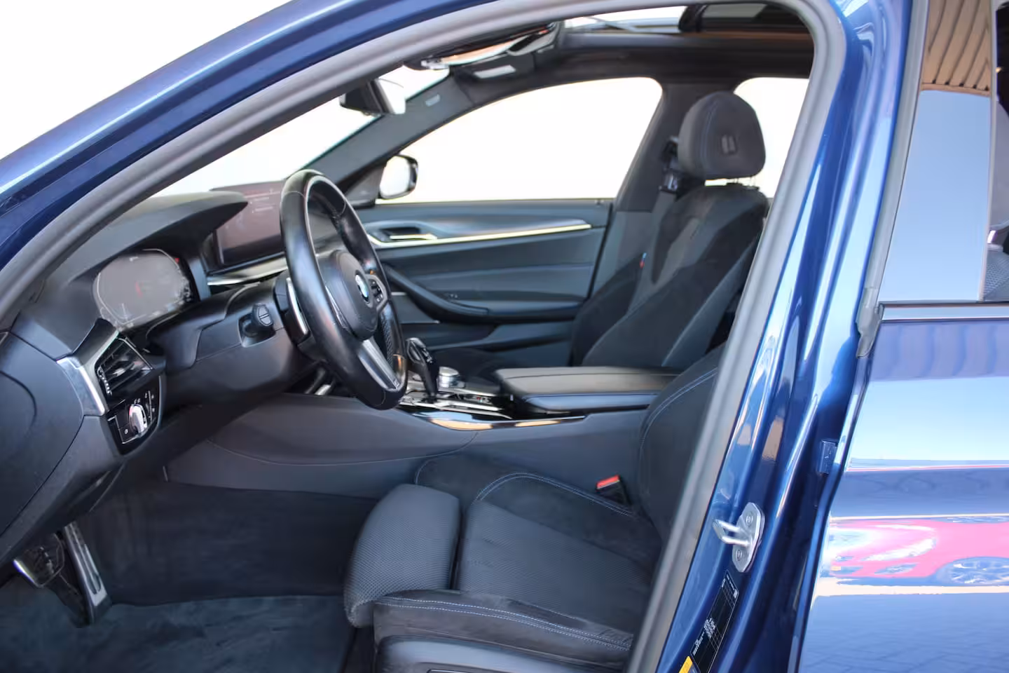 BMW 5-serie Touring 530e xDrive High Executive | M Sport | SOH 83% | Alcantara bekleding | Harman kardon audio