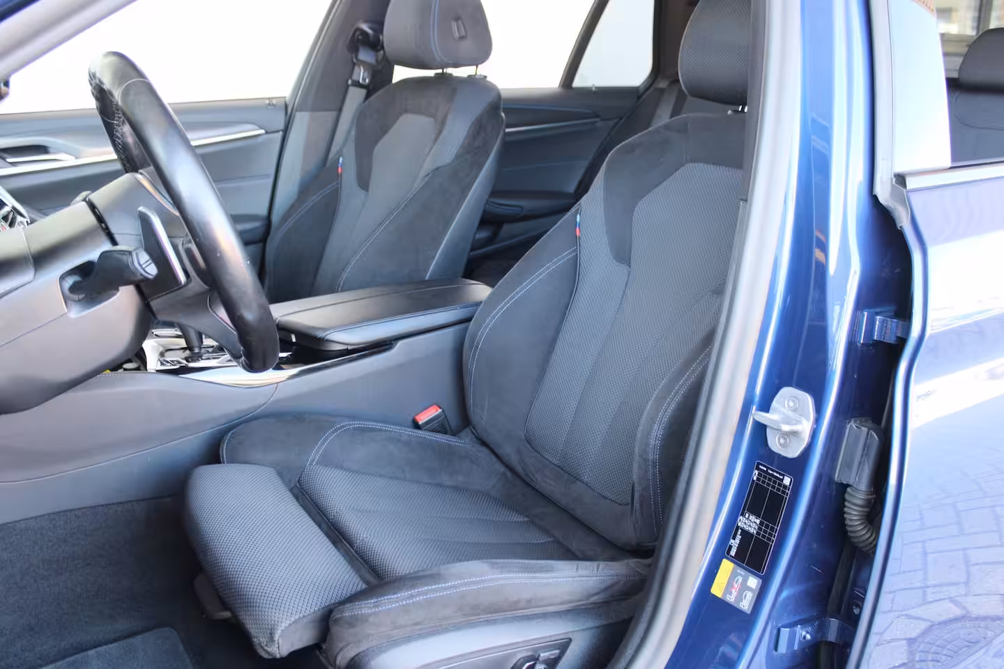 BMW 5-serie Touring 530e xDrive High Executive | M Sport | SOH 83% | Alcantara bekleding | Harman kardon audio