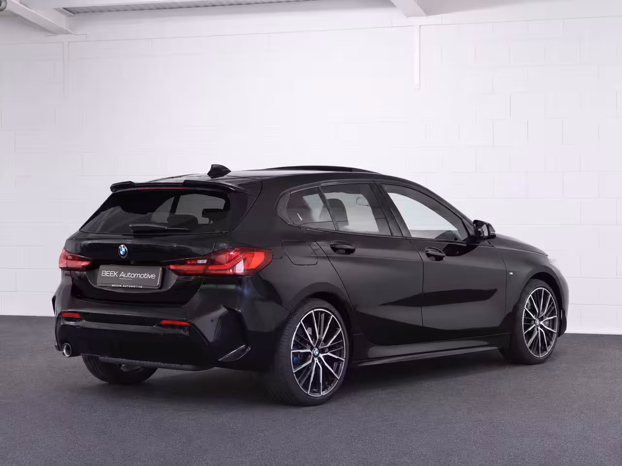 BMW 1-serie 118i | M Sport. Pro | HuD | Harman Kardon | KUIPSTOELEN