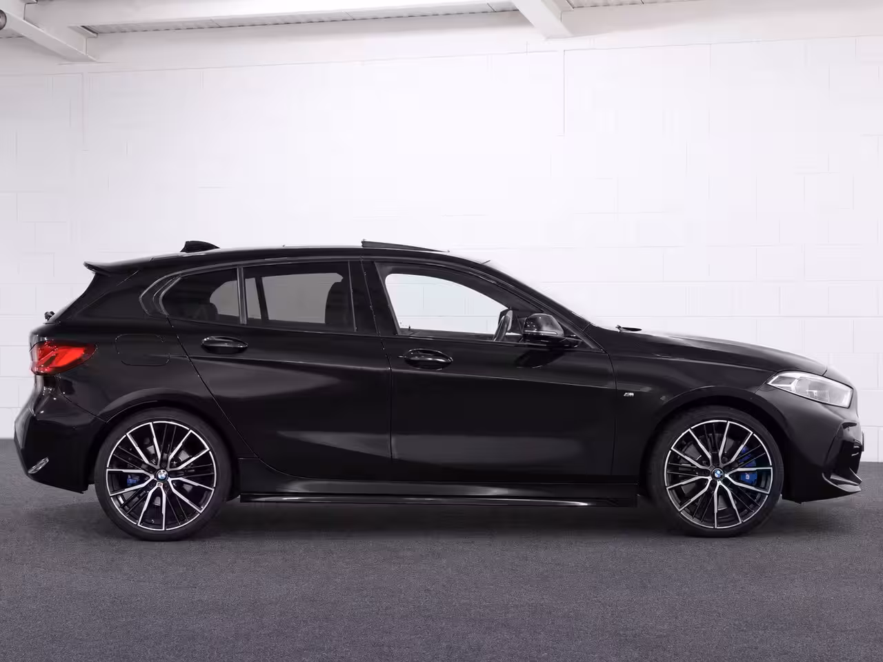 BMW 1-serie 118i | M Sport. Pro | HuD | Harman Kardon | KUIPSTOELEN