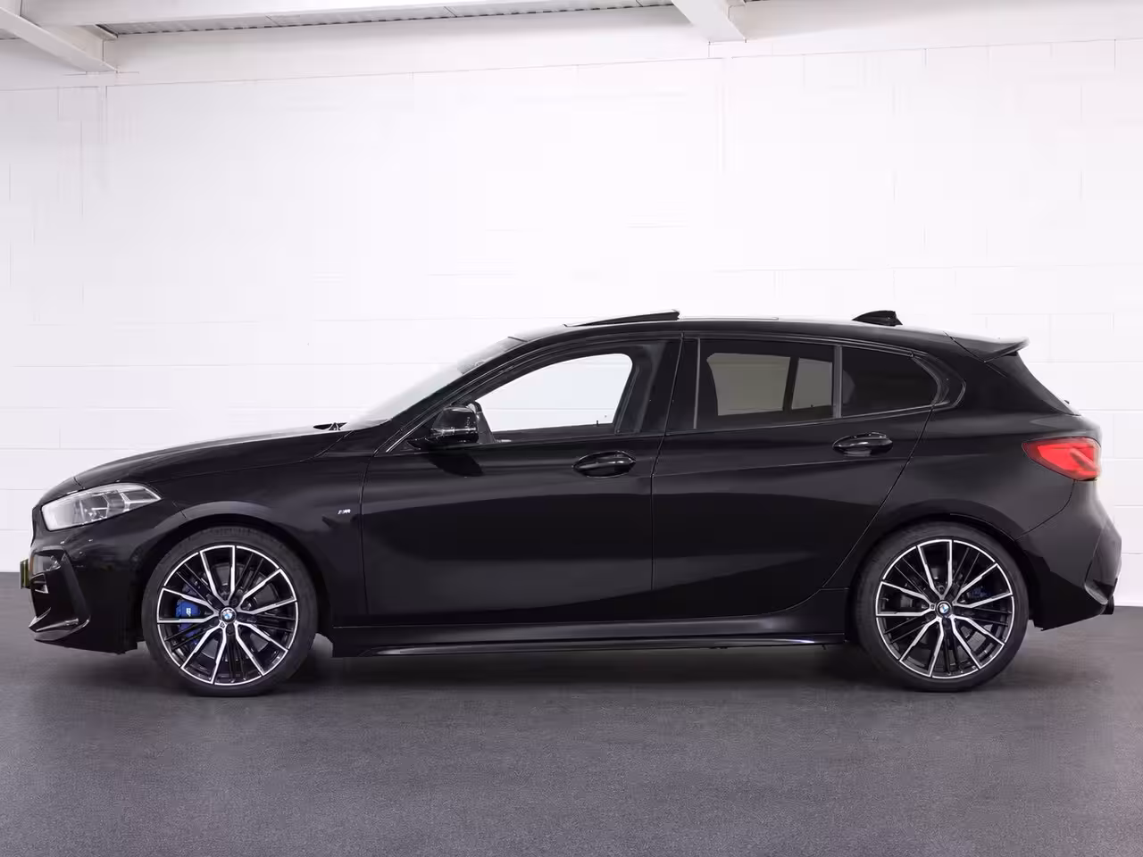 BMW 1-serie 118i | M Sport. Pro | HuD | Harman Kardon | KUIPSTOELEN