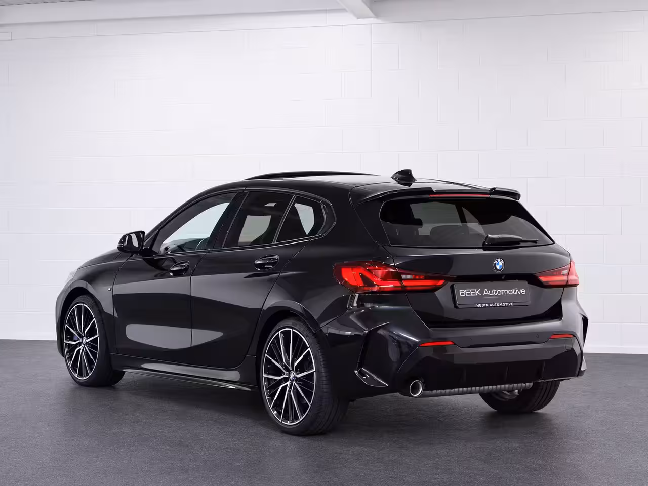 BMW 1-serie 118i | M Sport. Pro | HuD | Harman Kardon | KUIPSTOELEN