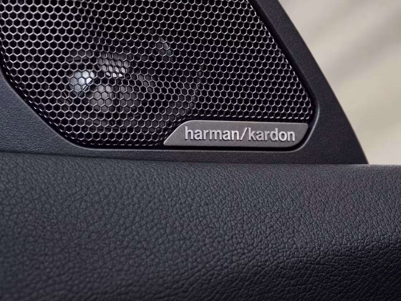 BMW 1-serie 118i | M Sport. Pro | HuD | Harman Kardon | KUIPSTOELEN