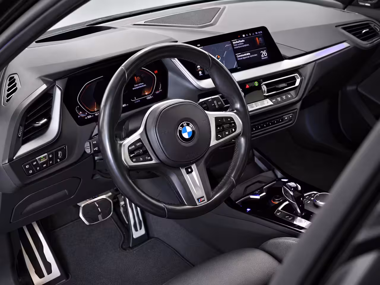 BMW 1-serie 118i | M Sport. Pro | HuD | Harman Kardon | KUIPSTOELEN