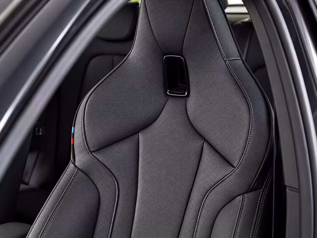 BMW 1-serie 118i | M Sport. Pro | HuD | Harman Kardon | KUIPSTOELEN