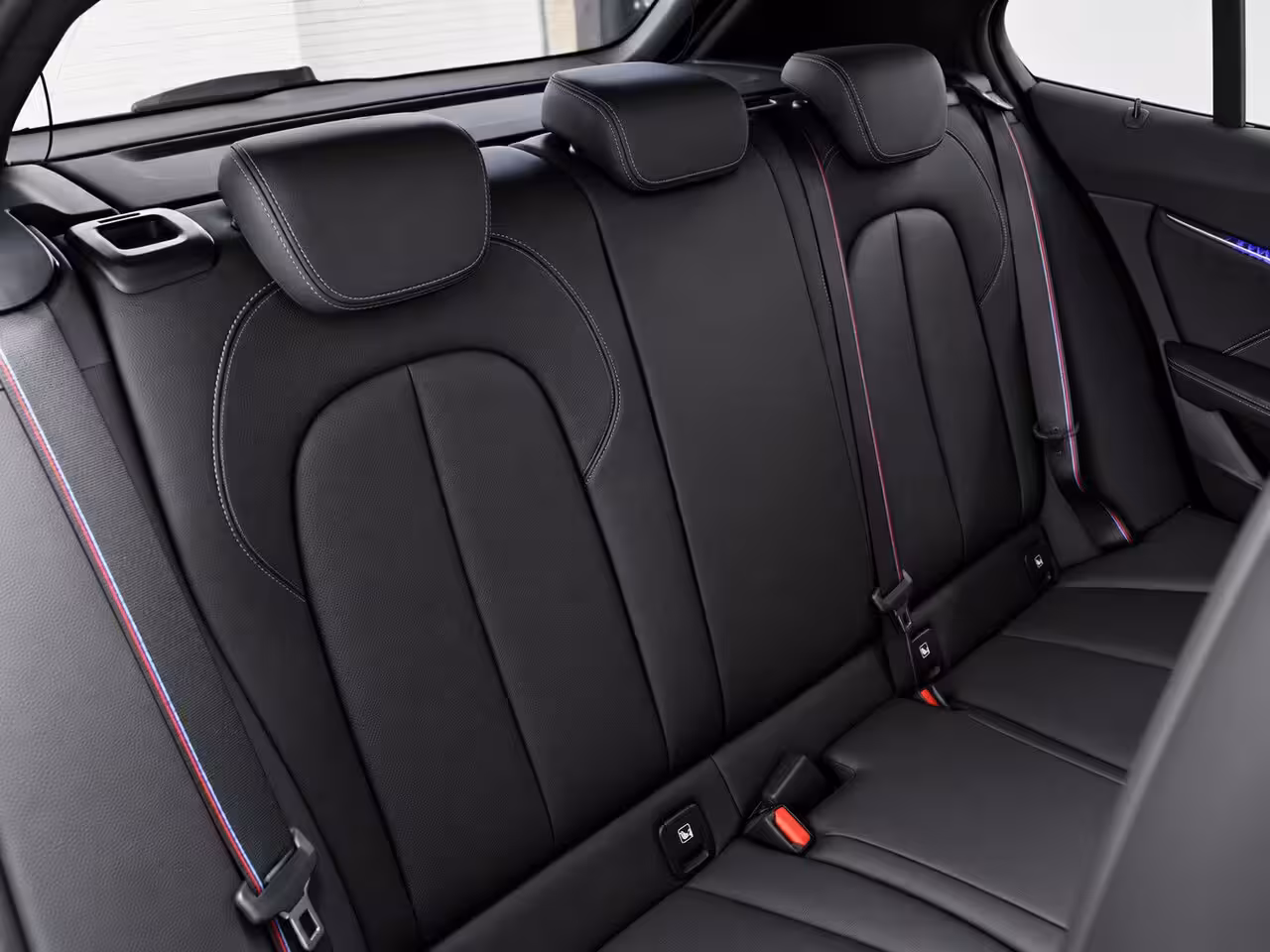 BMW 1-serie 118i | M Sport. Pro | HuD | Harman Kardon | KUIPSTOELEN