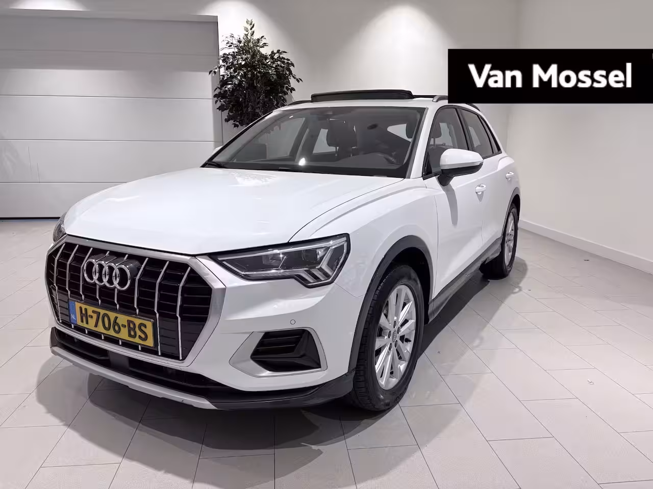 Audi Q3 35 TFSI Pro Line business Airco | Achteruitrij camera | Parkeerhulp voor en achter | Cruis