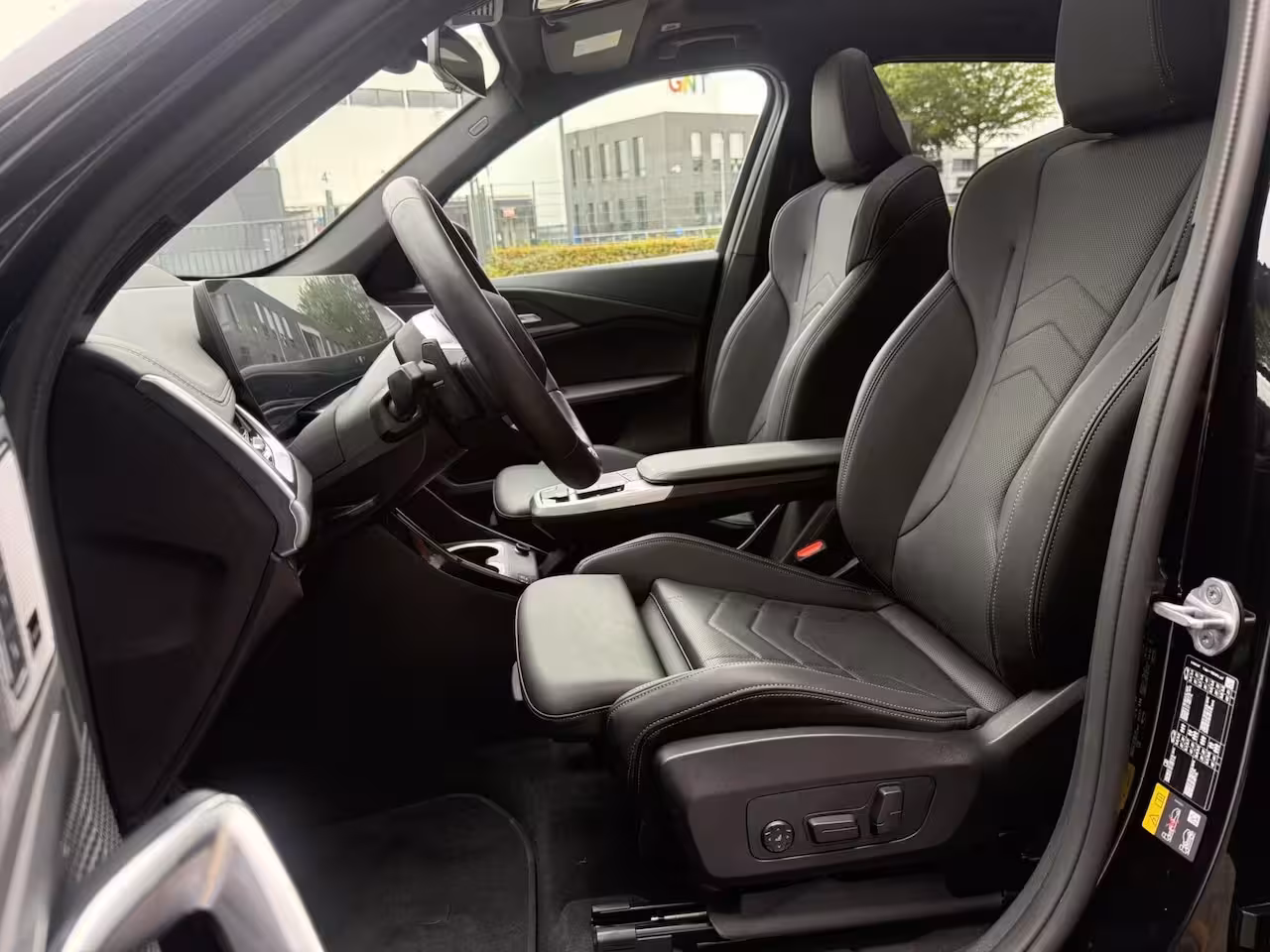 BMW X1 xDrive30e M SPORT MASSAGE , PANO , LEER , HEAD UP